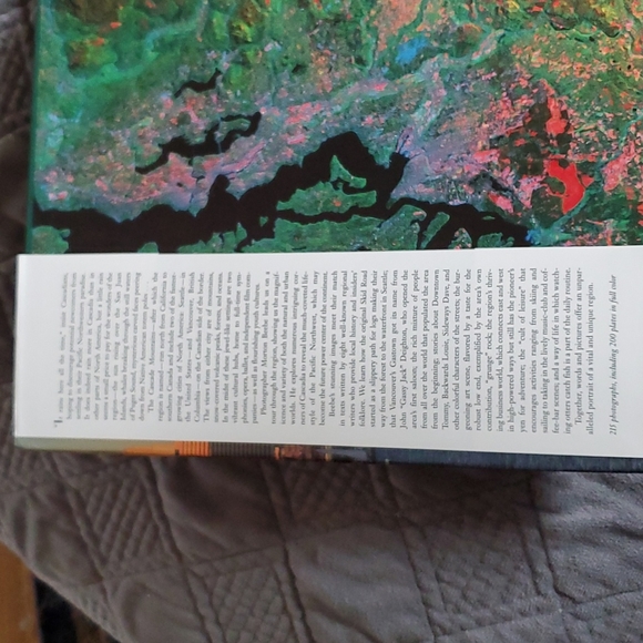 Cascadia. Seattle and Vancouver BC Coffee Table book - Picture 4 of 11